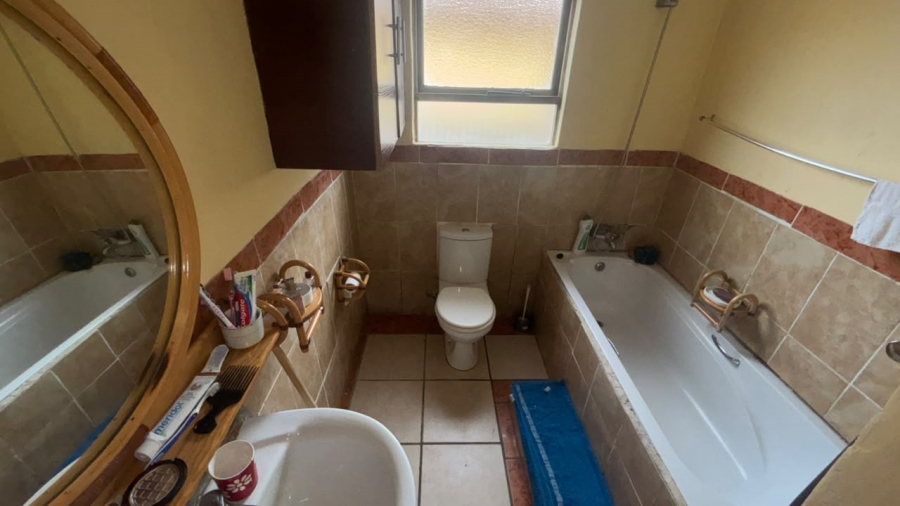 5 Bedroom Property for Sale in Motherwell Nu 5 Eastern Cape